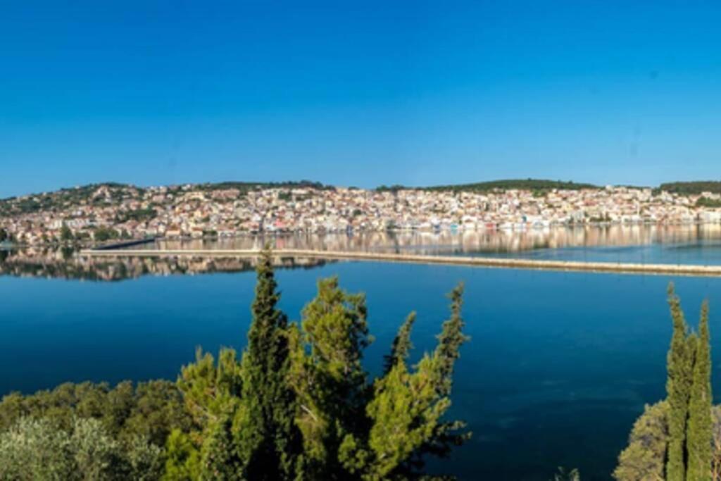 A & B Minimal Suite With Sea View In Argostoli 外观 照片