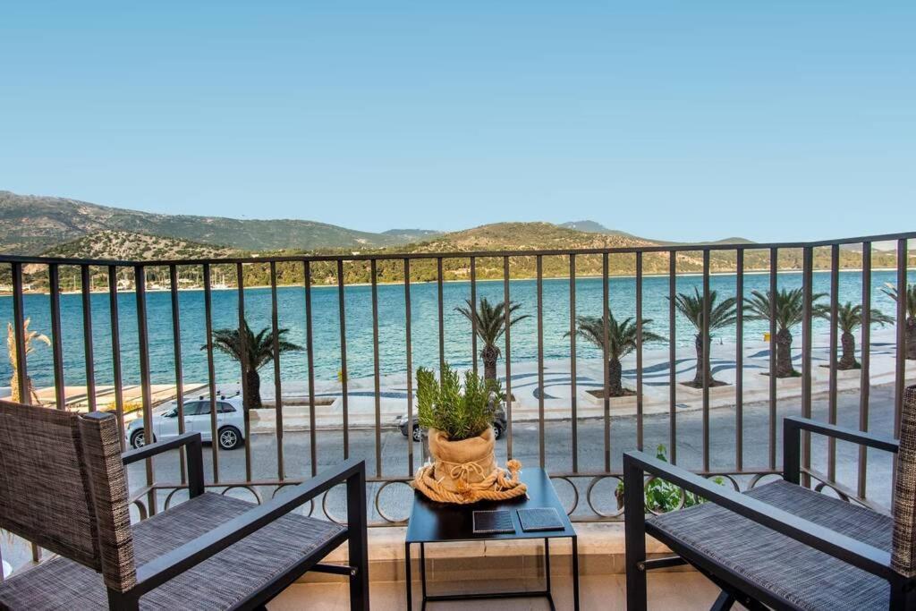A & B Minimal Suite With Sea View In Argostoli 外观 照片