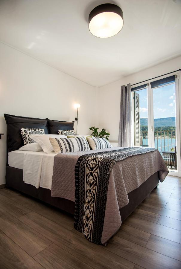 A & B Minimal Suite With Sea View In Argostoli 外观 照片