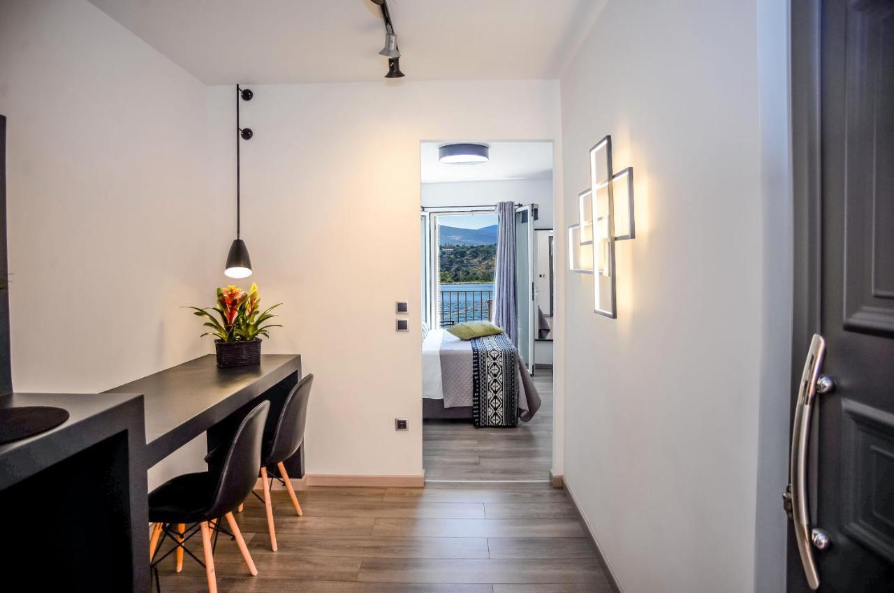 A & B Minimal Suite With Sea View In Argostoli 外观 照片